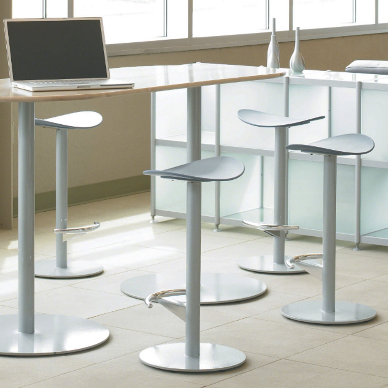 Enea Café Stools